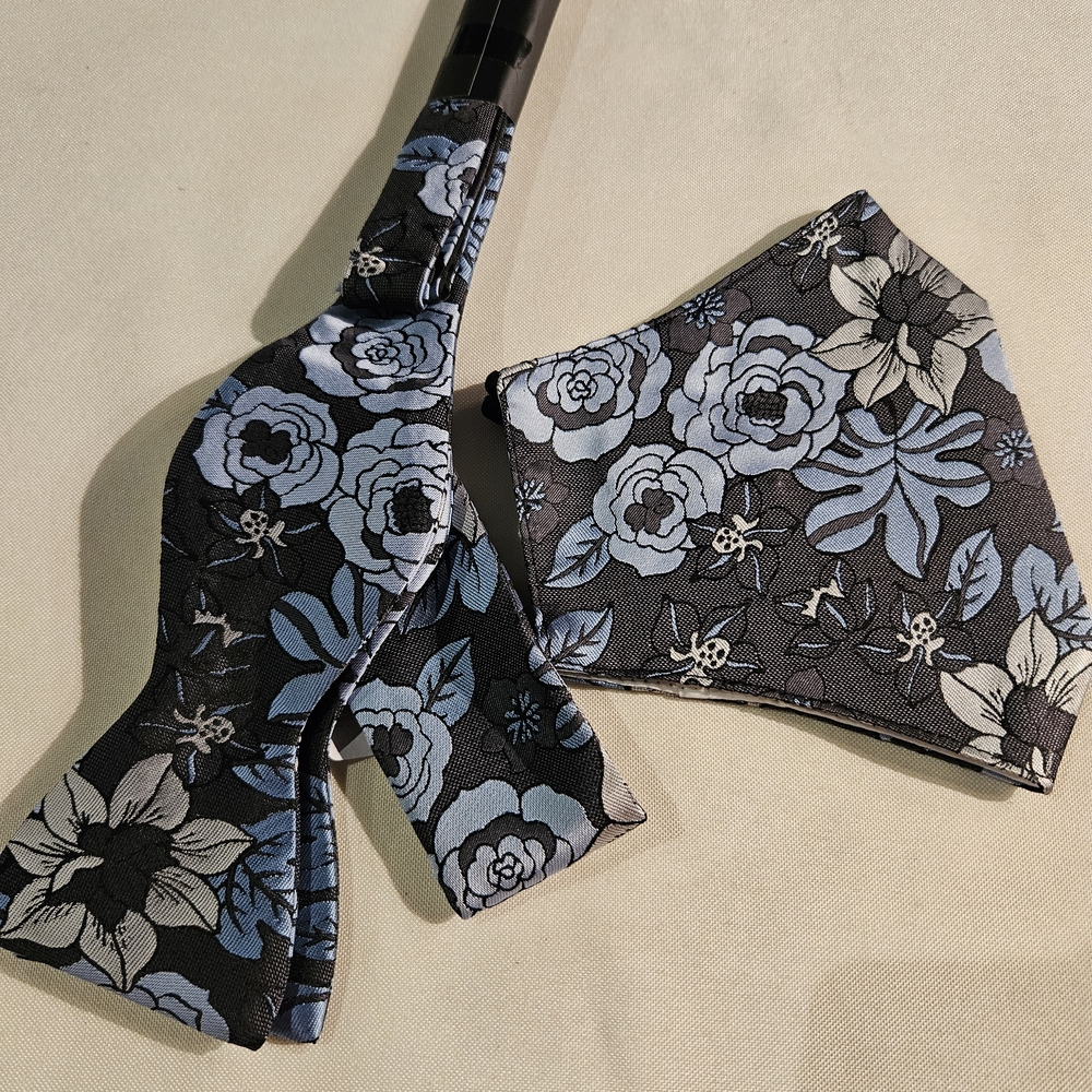 Floral Blue and Black Bow Tie Set